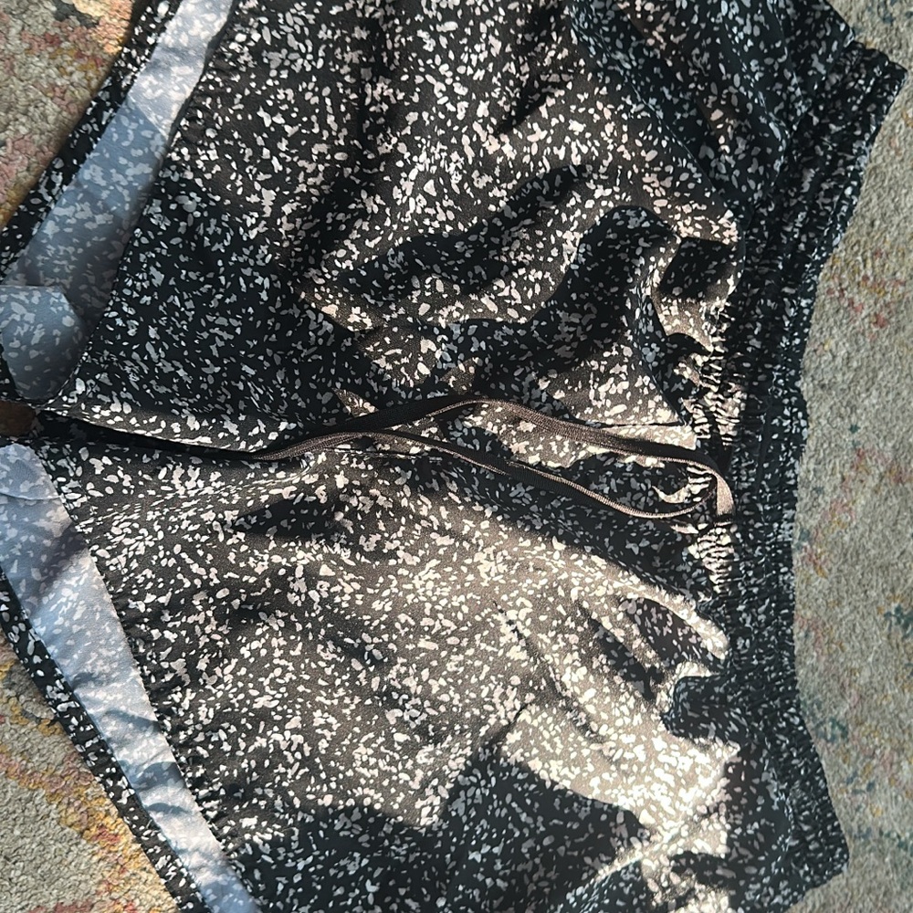 Old Navy Black and Gray Athletic Shorts with Stretch